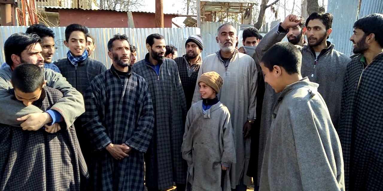 Power crises in different areas of Beerwha Budgam people irk. 