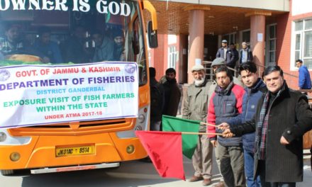 Exposure visit of Fish farmers flagged off by ADDC Ganderbal