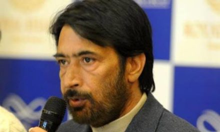 People in Kashmir living in absolute fear: Mir.