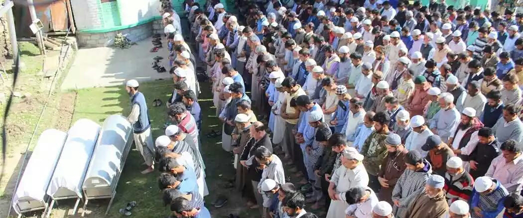 Slain Baramulla trio buried in ancestral graveyard in Baramulla