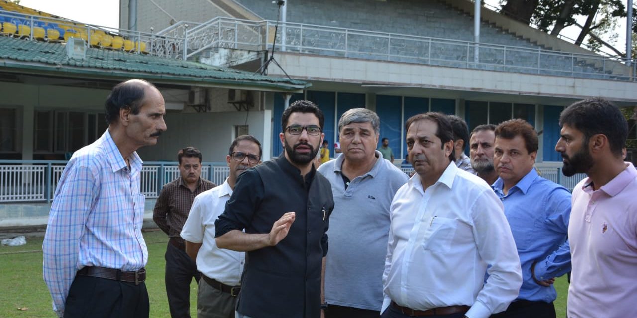 Div Com Kashmir takes stock of I-Day arrangements at SK Stadium