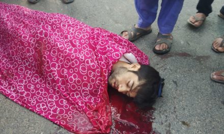 Auto Rikshaw driver crushed to death by speedy truck in Kupwara