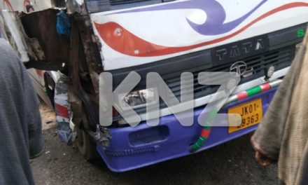 Six Passengers injured in road accident at Baroosa Ganderbal