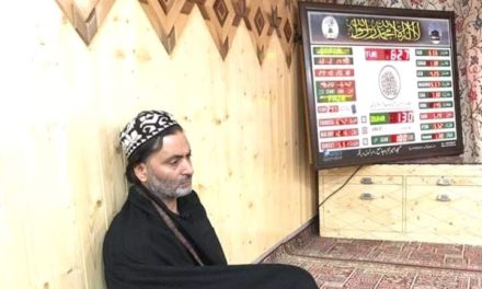 Lal Chowk march: Yasin Malik evades arrest, reaches Koker Bazar