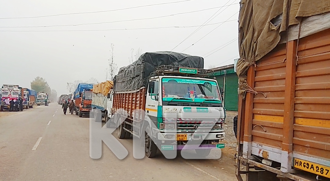 Hundreds of vehicles stranded as Leh highway remains closed