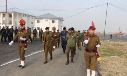 IGP Kashmir visits Shopian, Reviews security arrangements for Panchayat elections