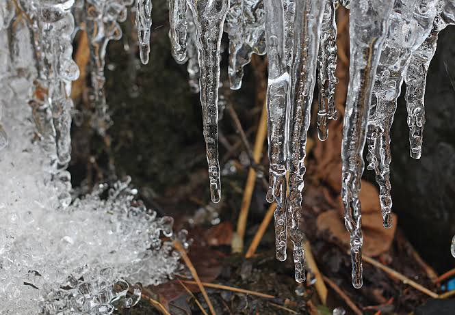 Unabated cold wave continues in valley;Srinagar Freezes at Minus 6.4°C