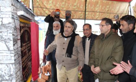 Asgar Samoon lays foundation of HDO at Kangan