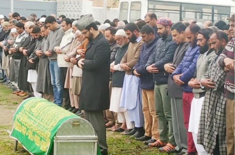 Mirwaiz grieved over demise of head of Law Department of KU Professor Muhammad Akram