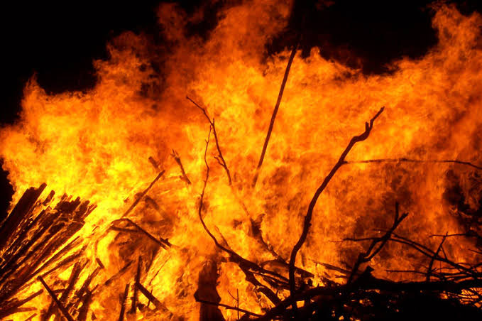Two houseboats gutted in mysterious blaze in Nageen Lake Srinagar