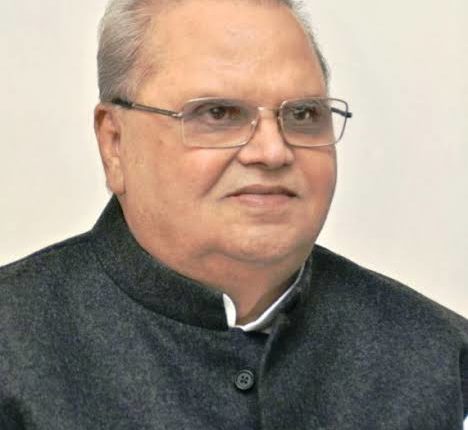 Governor Greets People On Jumat-Ul-Vida