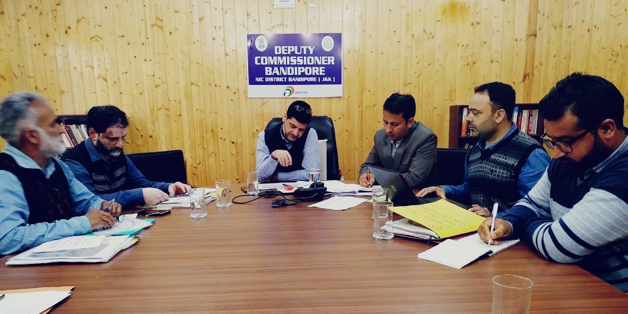 DC Bandipora urges unemployed youth to focus on agriculture sector