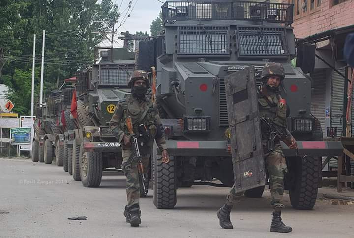 Encounter rages in Awantipora village