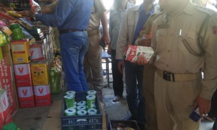 Anantnag police along with Executive Magistrates conduct market checking