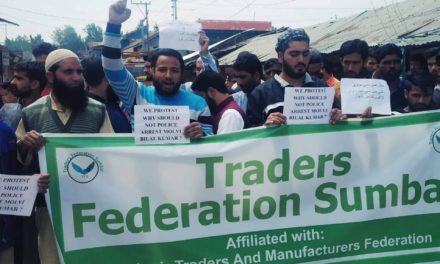 Sumbal Traders Protests against the Defaming Sumbal Girls Remarks Of Moulana Bilal Kumar,’Demands Strict Action