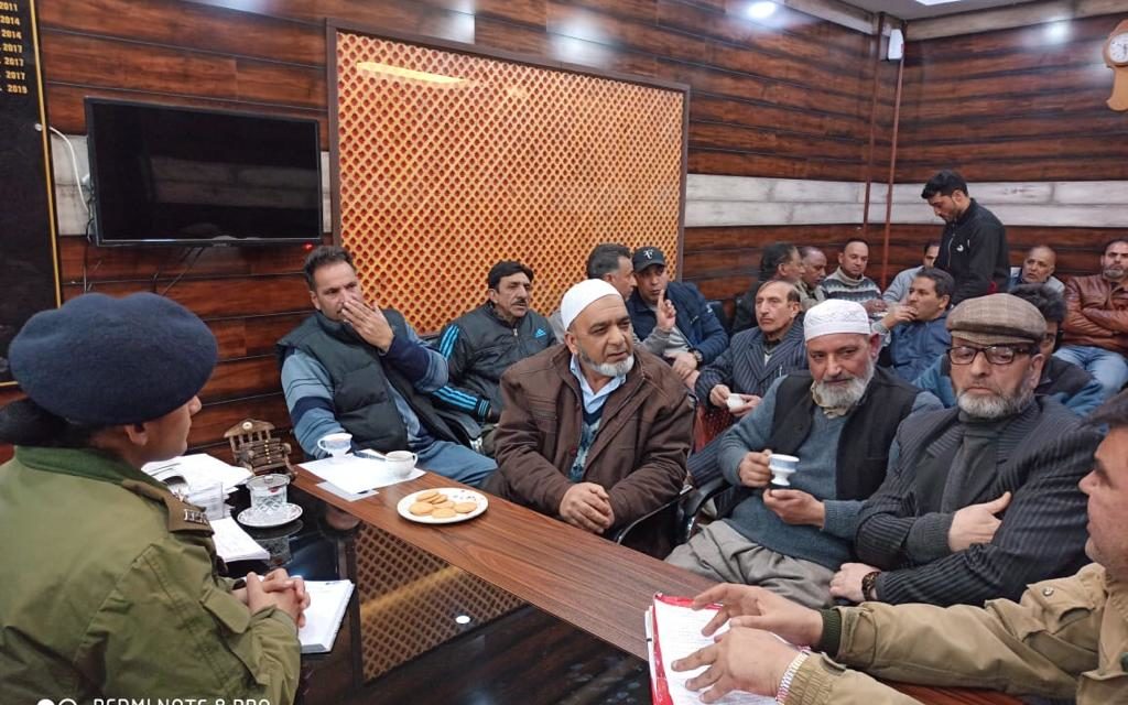 Srinagar police facilitates Police Public Interaction at PS Sherghari