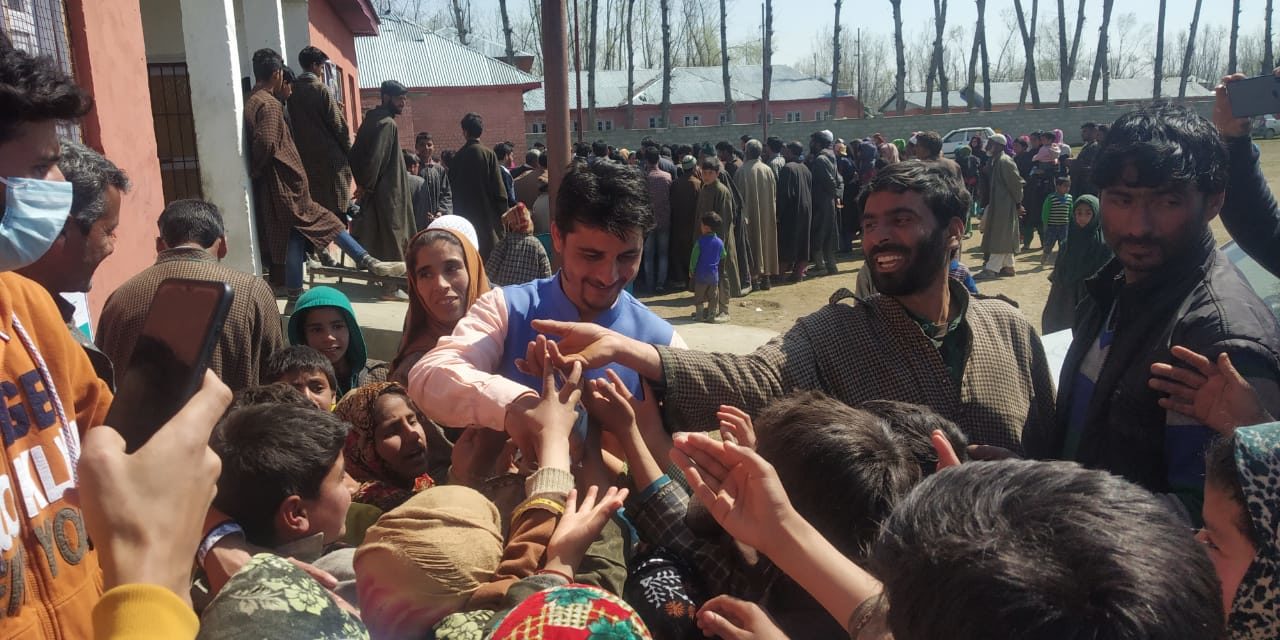 Masks and sanitizers distributed in Hajin Bandipora.
