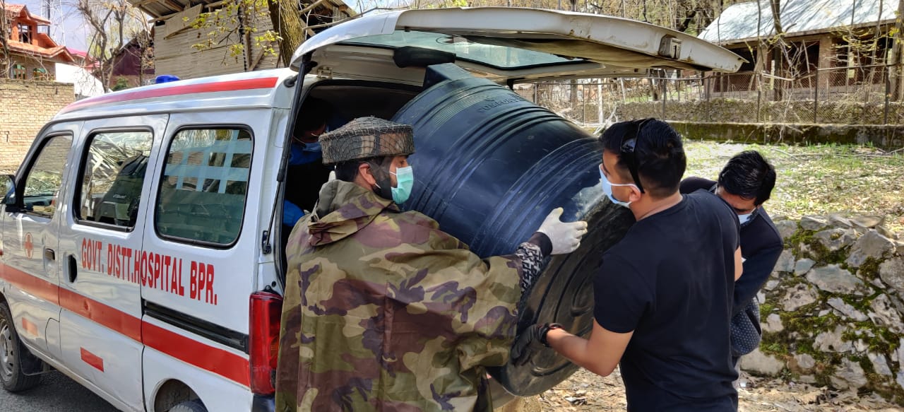 Army donates washbasins, sintex to district hospital Bandipora