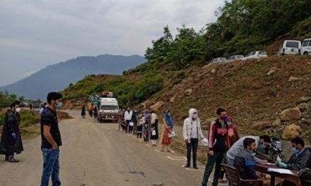 Stranded passengers allowed to move towards Gurez Valley;613 passengers traveled on Day-I in 75 vehicles