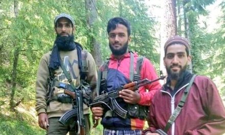 3 youth whose pictures with weapons went viral held in Kupwara