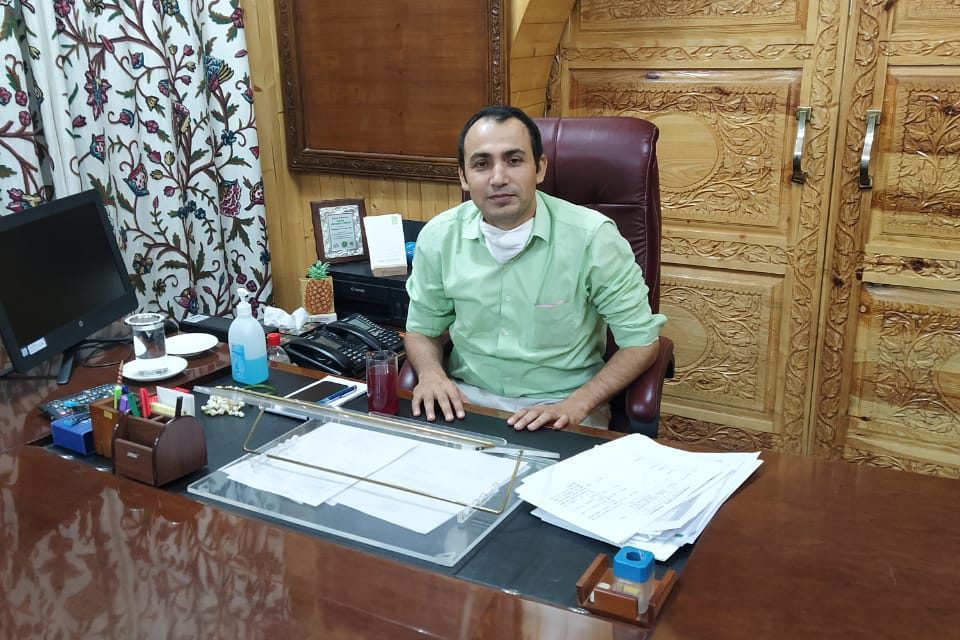 Ravinder Kumar assumes charge as DC Bandipora