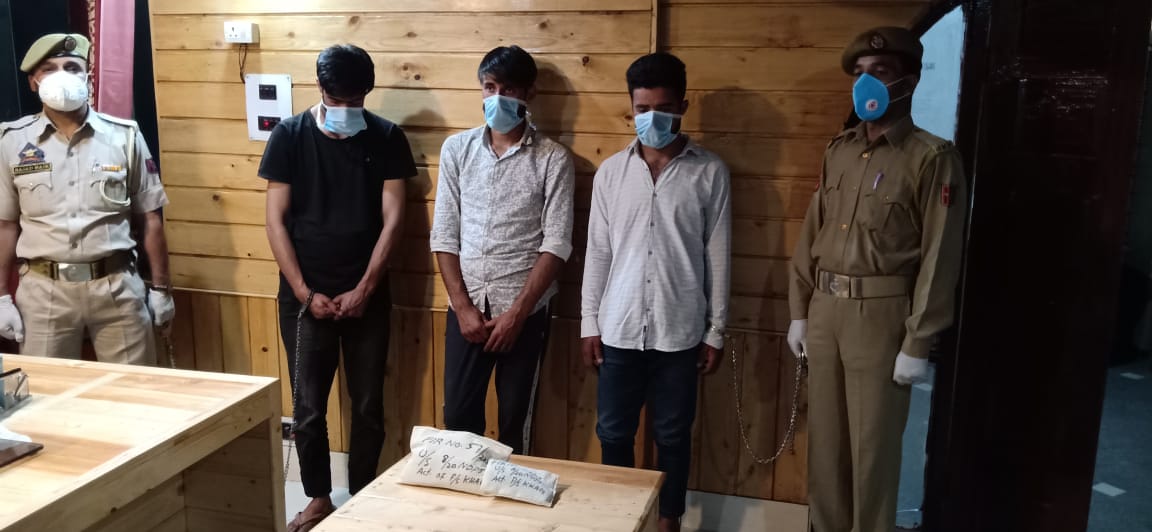 Police arrests 04 drug peddlers in Budgam and Srinagar; contraband substance recovered