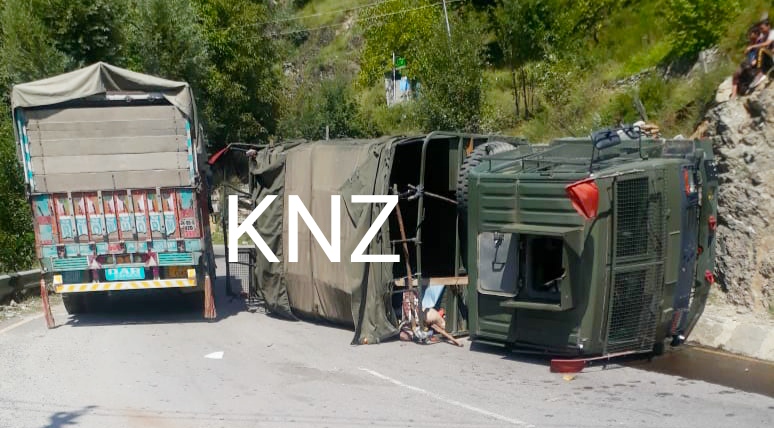 One army men injured after vehicle turns turtle in Gund Kangan