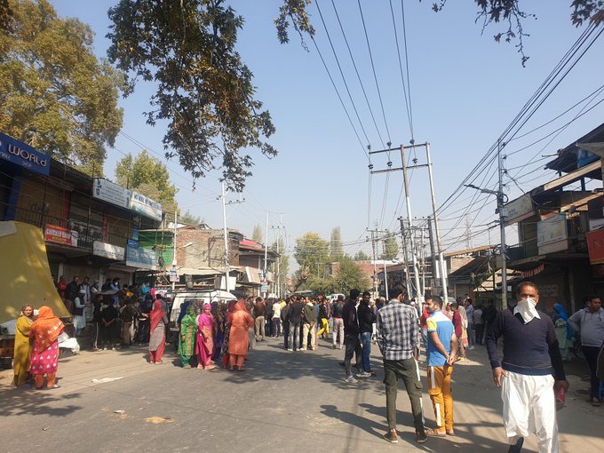 Protests rock Rawalpora as army men allegedly thrash two youth