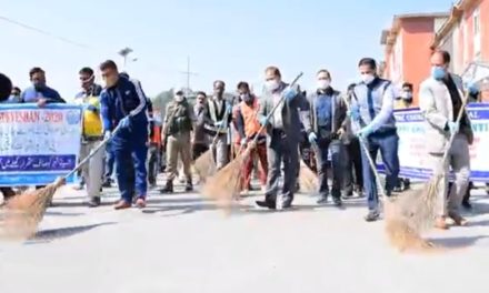 DC Ganderbal launches cleanliness drive on Gandhi Jayanti