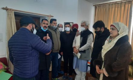 Heads of Municipal Bodies, Political leaders, several delegations call on Lt Governor