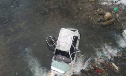 Baramulla, Kupwara record one inch snowfall Duo including a girl die after vehicle plunges into a nallah