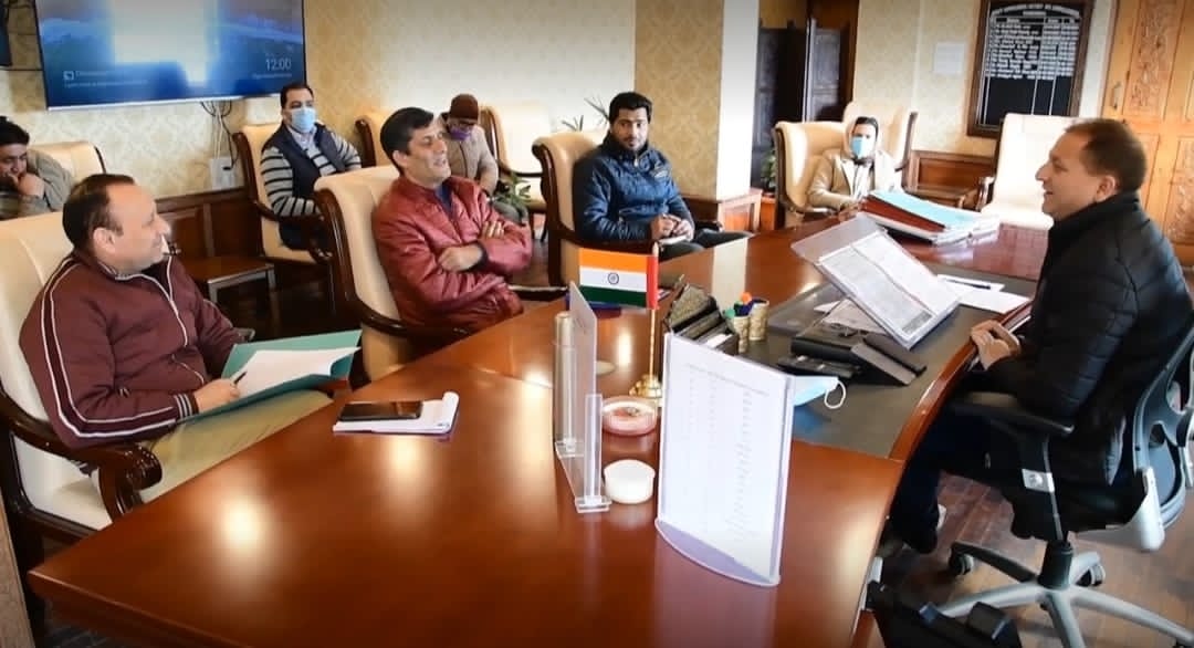 DDC G’bal reviews progress on Manasbal Lake Development project under PMDP