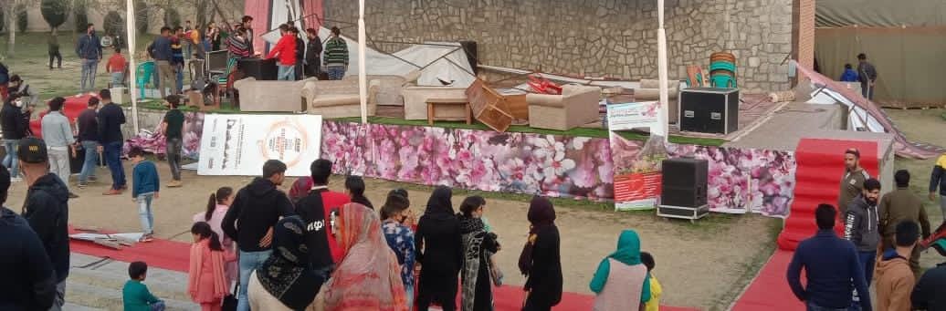 Music team attacked in Badamwari Srinagar, “Several musicians thrashed, Stage Vandalized, Shazia Bashir escapes unhurt