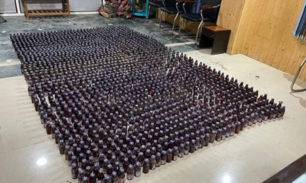 Anantnag Police apprehended gang of drug peddlers and recovered huge consignment of contraband.