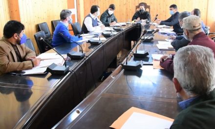 DC Ganderbal discusses progress, action plan for COVID-19 vaccination in district