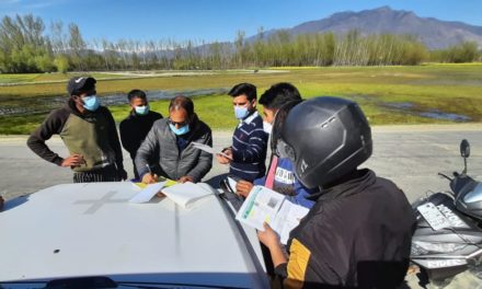 Overcharging: ARTO Bandipora challans several vehicles in Sumbal