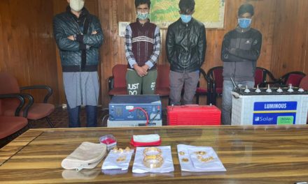 Sopore Police busted gang of burglars, ornaments worth lacs recovered.