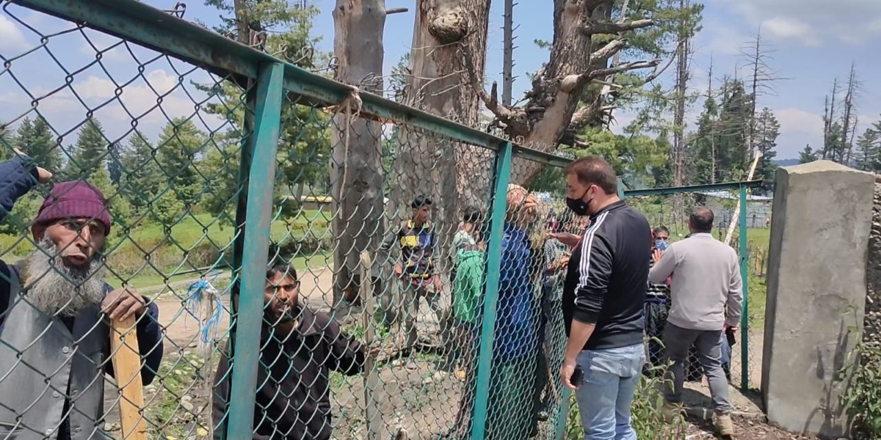 5 journalists among 18 wounded as forest eviction drive turns violent in Shopian