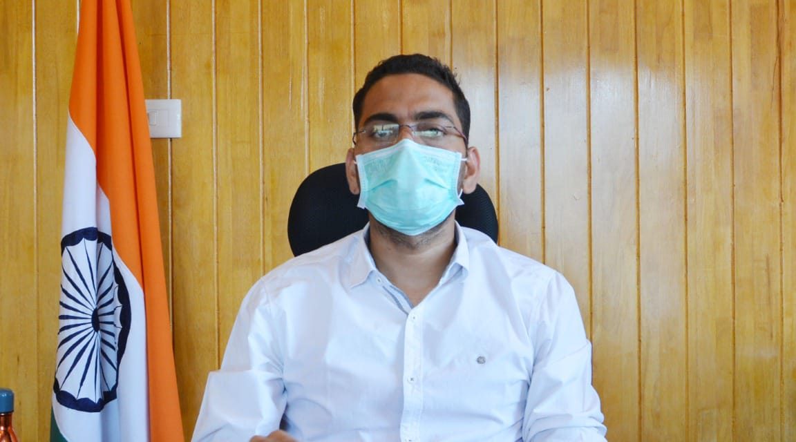 DC Shopian stresses above 18 years age group to get vaccinated;Emphasizes for following CAB, SOPs strictly