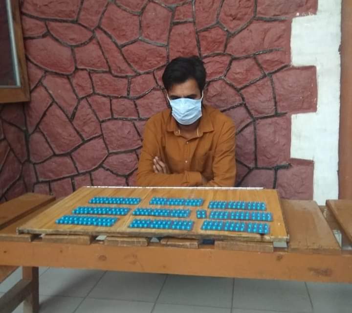 Bandipora police arrested a drug peddler at Putushay, Contraband substances recovered; FIR registered