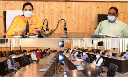 DC Ganderbal presides over Weekly Block Diwas;Listens to issues of PRIs of Kangan, Gund blocks