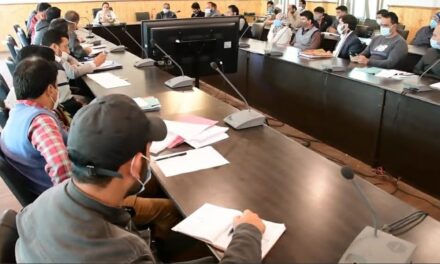 DC Ganderbal listens issues of PRIs of Block Wakura