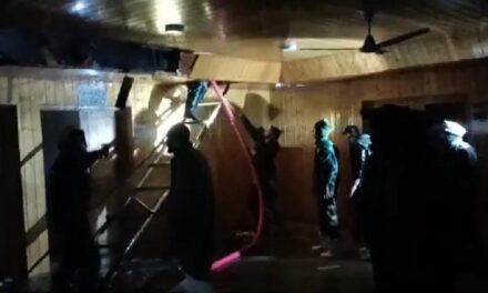 Massive fire breaks out at hotel at Chinner Kangan