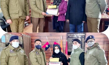 SSP Ganderbal Felicitates 12th Class Toppers in Ganderbal District