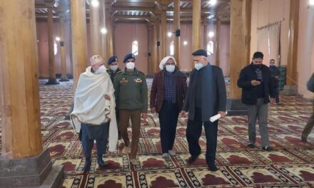 After 30 weeks closure, Govt mulls to reopen historic Jamia Masjid for prayers