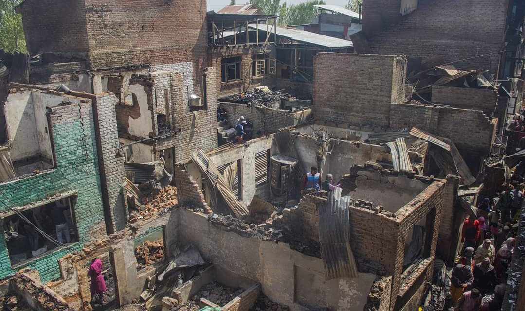 District Administration Srinagar reaches out to the fire victims of Noor Bagh, Rajouri Kadal