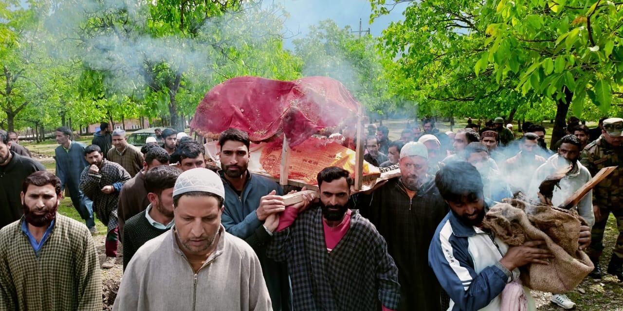 Muslim neighbours help perform last rites of Pandit woman in Lolab