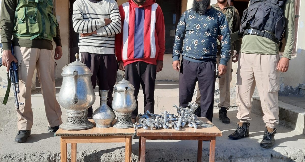 Srinagar Police Solved theft case, 03 accused arrested, Stolen property recovered