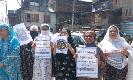 Protests in Srinagar over remarks by BJP leaders against Prophet Mohammad