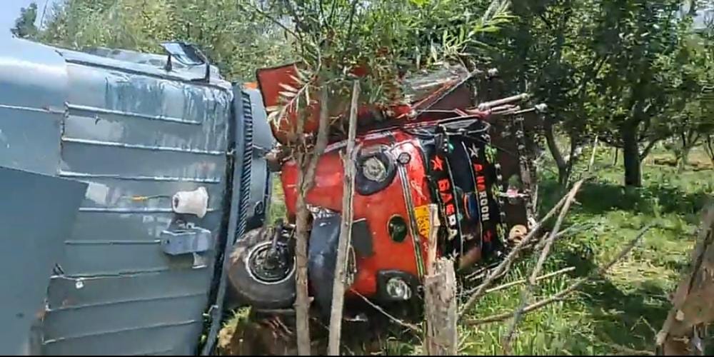 8 CRPF men, civilian injured in Kulgam accident